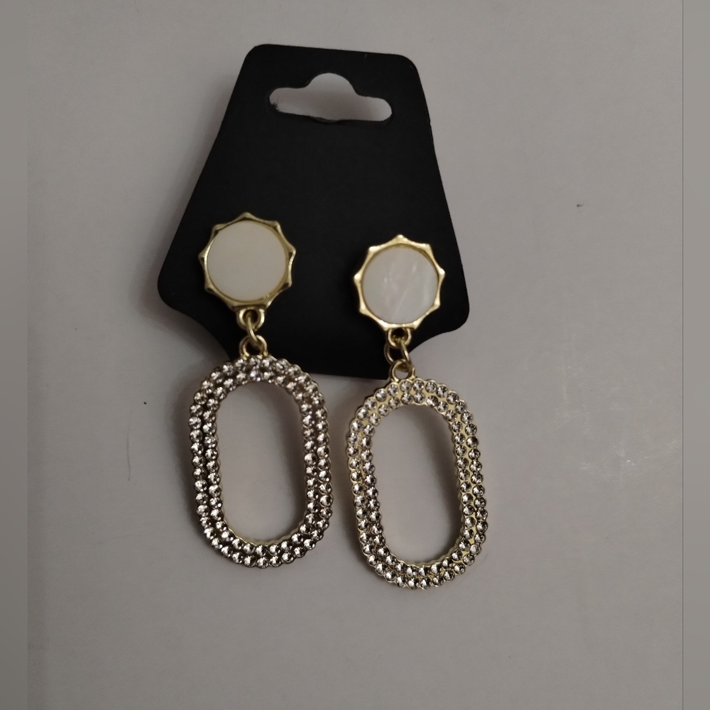 Dazzling drop earrings